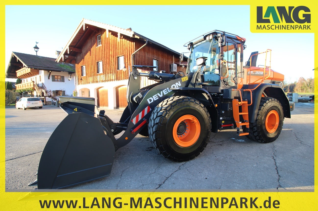 Rad- und Teleskoplader DEVELON DL 320-7 Radlader
