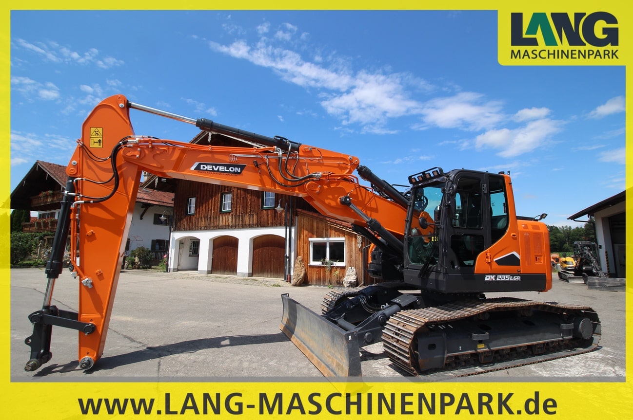 Bagger und Minibagger DEVELON DX 235 LCR-7