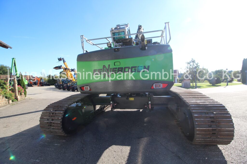 Bagger und Minibagger SENNEBOGEN 728E Fällbagger