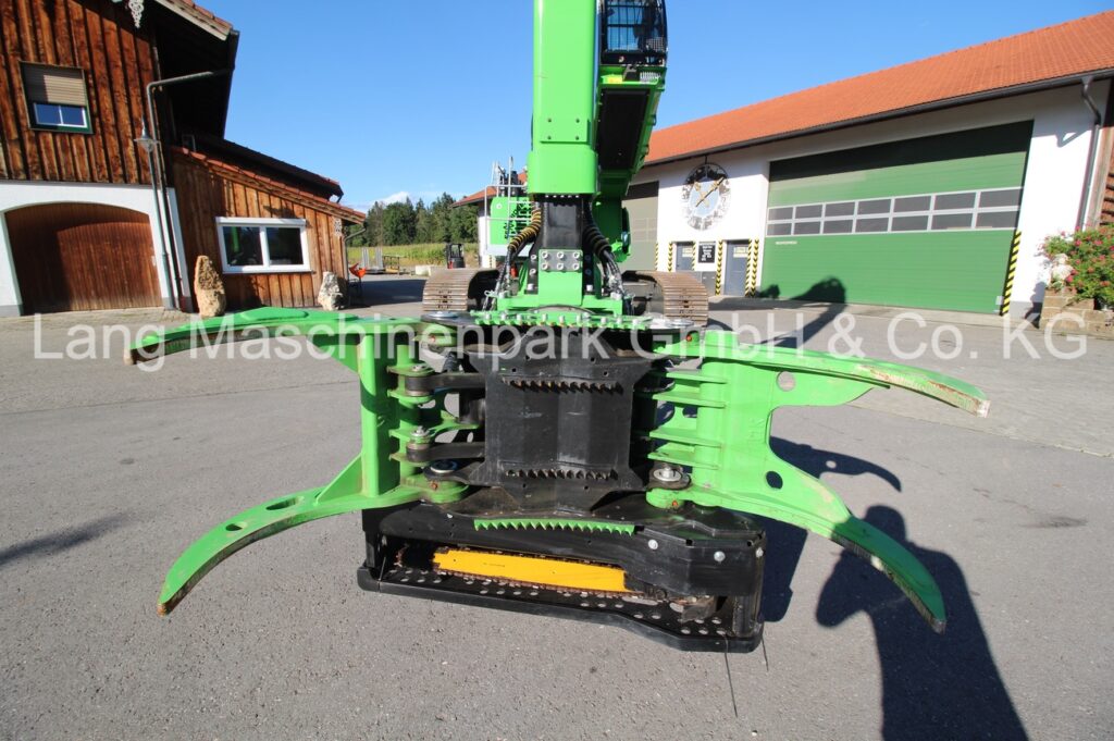 Bagger und Minibagger SENNEBOGEN 728E Fällbagger