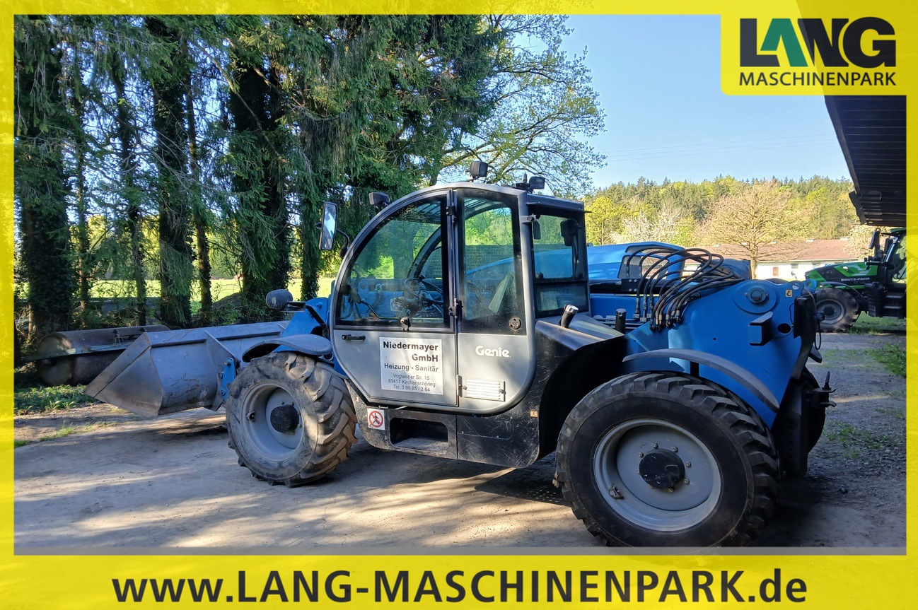 Rad- und Teleskoplader Terex AGRILIFT 1037